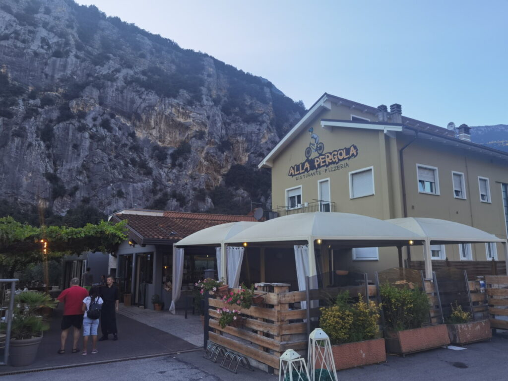 Sehr gut Pizzaessen im Familienurlaub Gardasee? Im Alla Pergola war die Pizza sehr gut