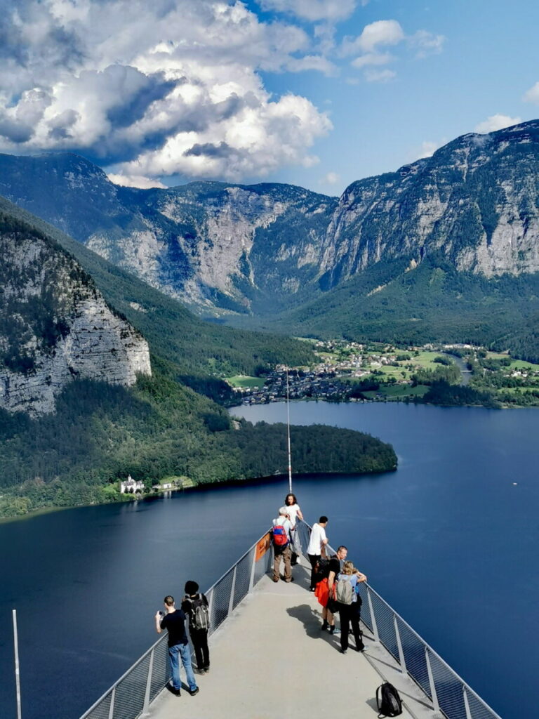 Traumblick über den Hallstätter See - beim Salzbergwerk Hallstatt mit Kindern