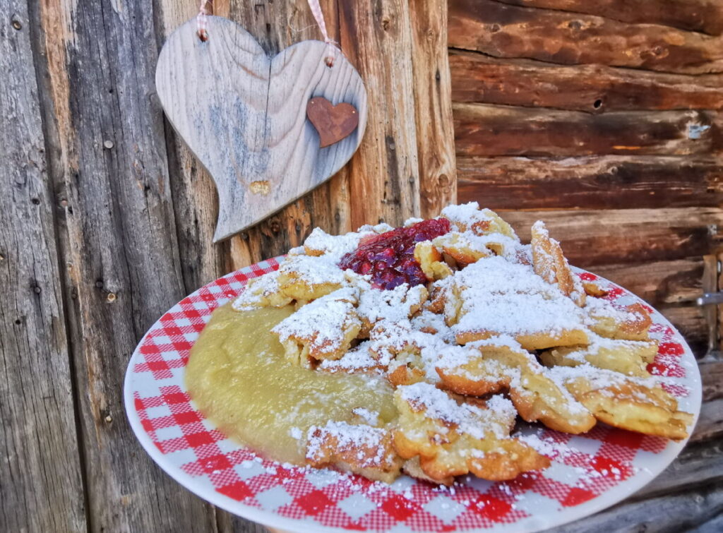 Familienurlaub Österreich Geheimtipp mit Kaiserschmarrn: Die Wettersteinhütte