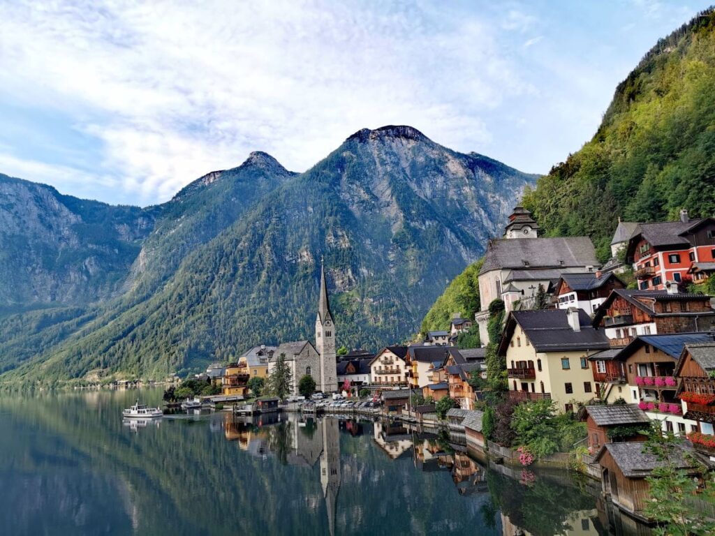 Familienurlaub Österreich Geheimtipps: Vom bekannten Hallstatt zu den unbekannten Ecken am See