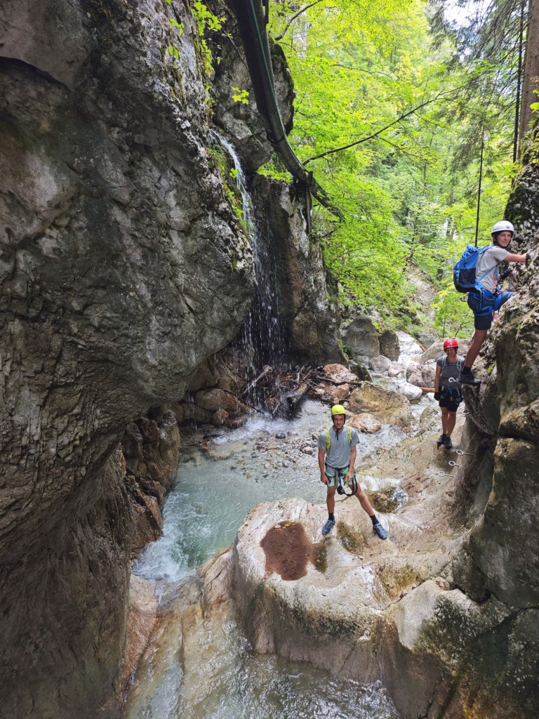 Familienurlaub Slowenien - Dank Klettersteig durch die Schlucht