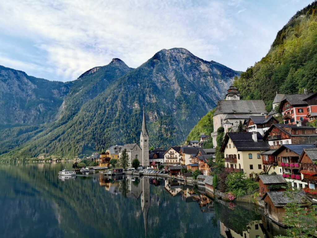 Die Idylle in unserem Familienurlaub am in Österreich: Der bekannte Blick auf Hallstatt