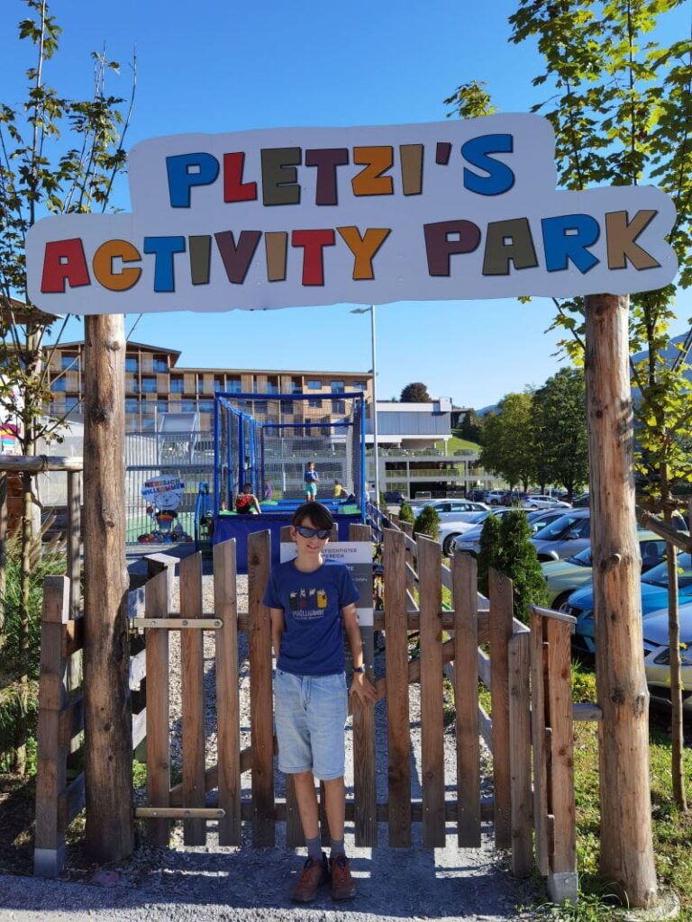 Highlight für Kinder im Familotel Hopfgarten - Pletzi´s Activity Park mit Niederseilgarten, Trampolin und Spielplatz