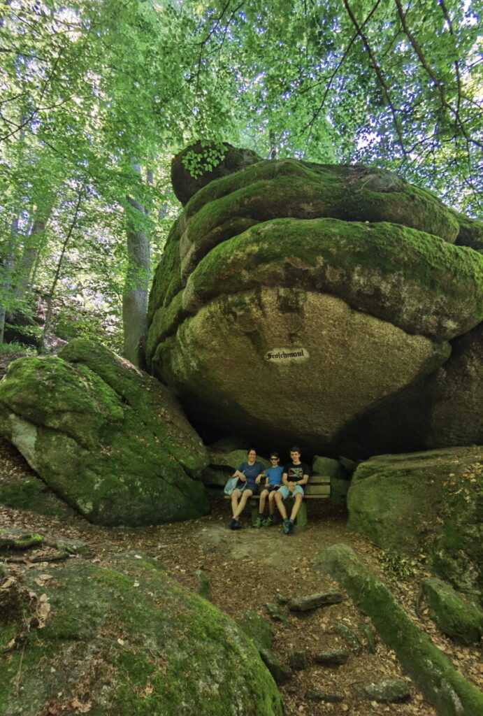 Das Froschmaul ist einer der beeindruckendsten Felsen im Felsenlabyrinth Bayern