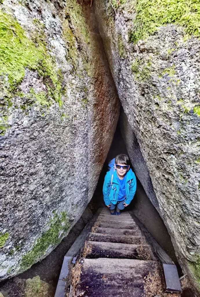 Abenteuerlich in Deutschland wandern mit Kindern - durch das Felsenlabyrinth