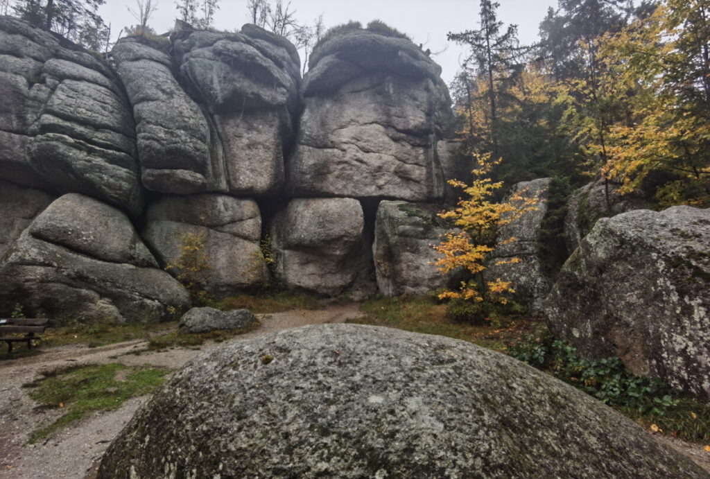 Kurze Wanderungen gehen im Fichtelgebirge bei Regen - wir sind zum Weißmainfels 