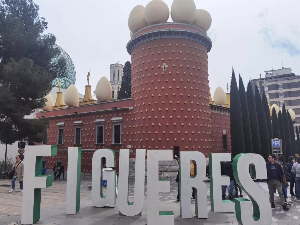 Figueres ist verbunden mit dem außergewöhnlichen Künstler Salvador Dalí