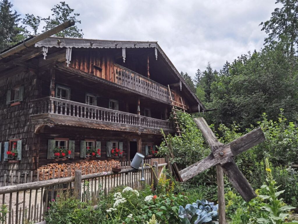 Wanderung mit Kinderwagen durch das Freilichtmuseum Salzburg