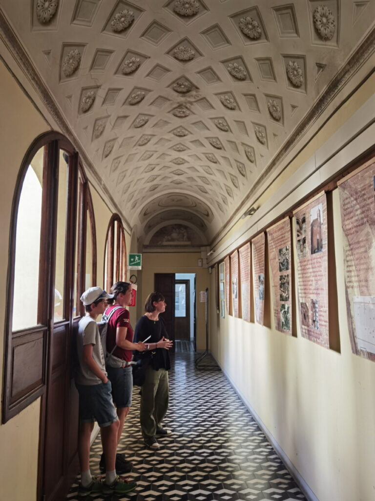 Erlebe die unbekannte Toskana mit Kindern - das Palazzo Cecchi