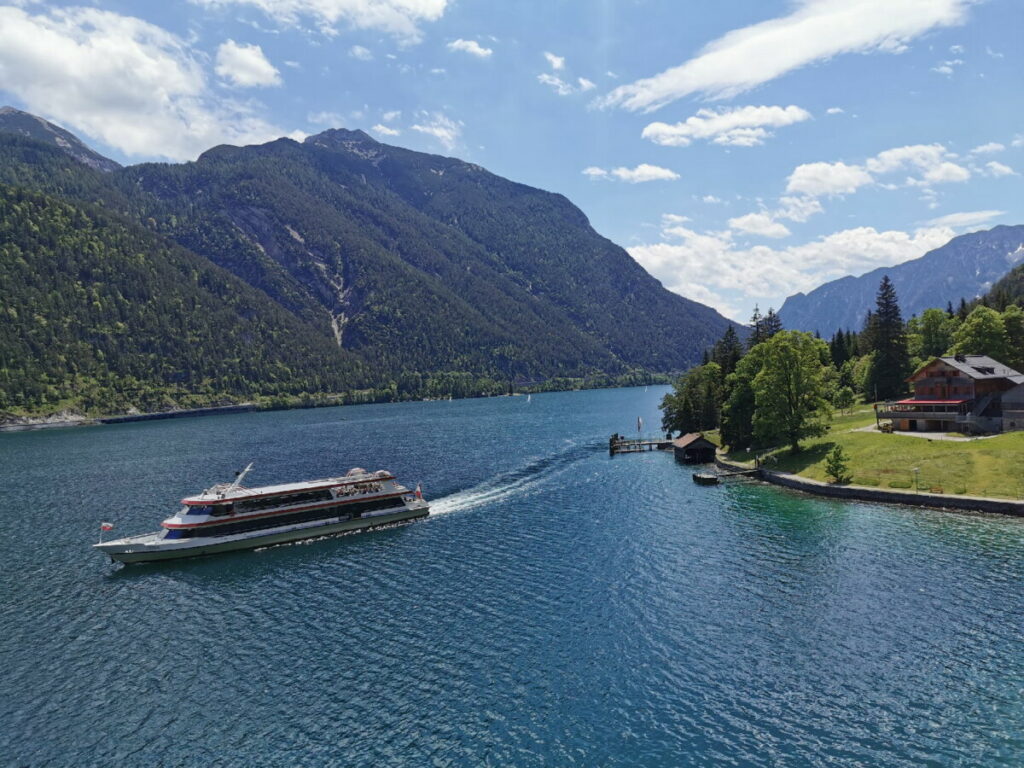 Mit dem Schiff zur Gaisalm Achensee - die einzige Alm in Tirol, die mit dem Schiff erreichbar ist