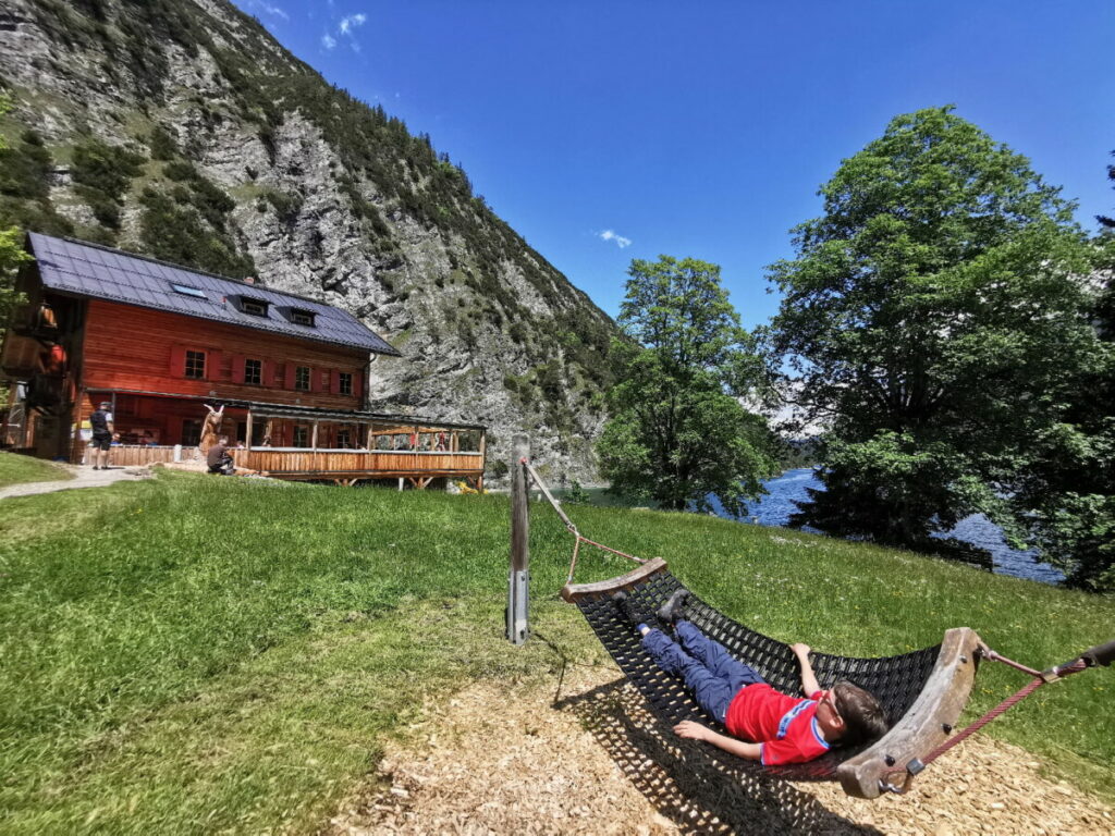 Wanderziel erreicht: Die Gaisalm - auch mit der Achensee Schifffahrt erreichbar