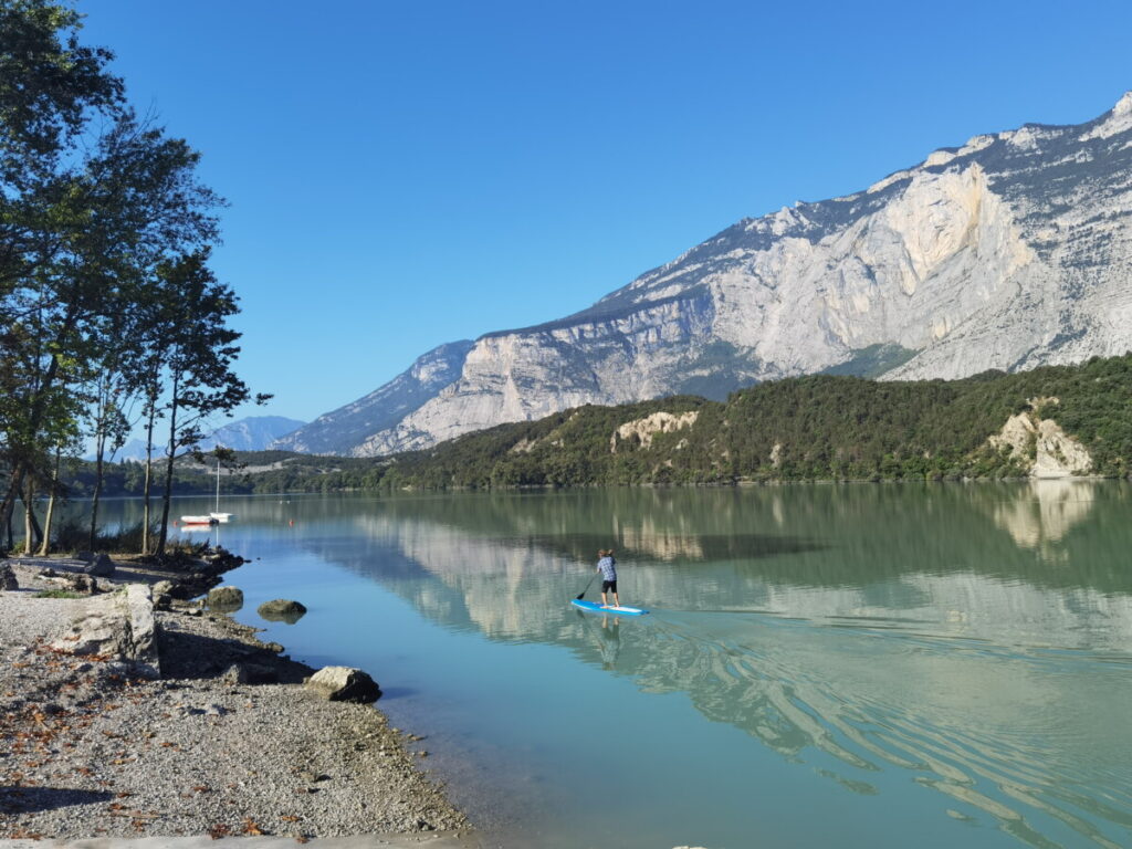 Der Cavedine See ist der erste der Seen am Gardasee mit Kindern