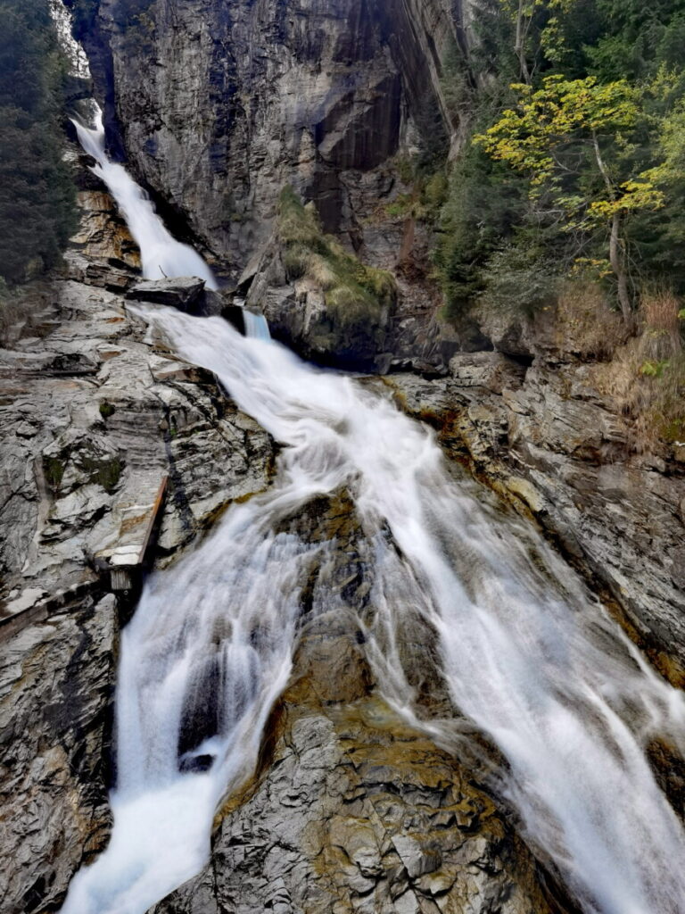 Am Gasteiner Wasserfall in Salzburg wandern mit Kindern - geht sehr gut & ist eindrucksvoll