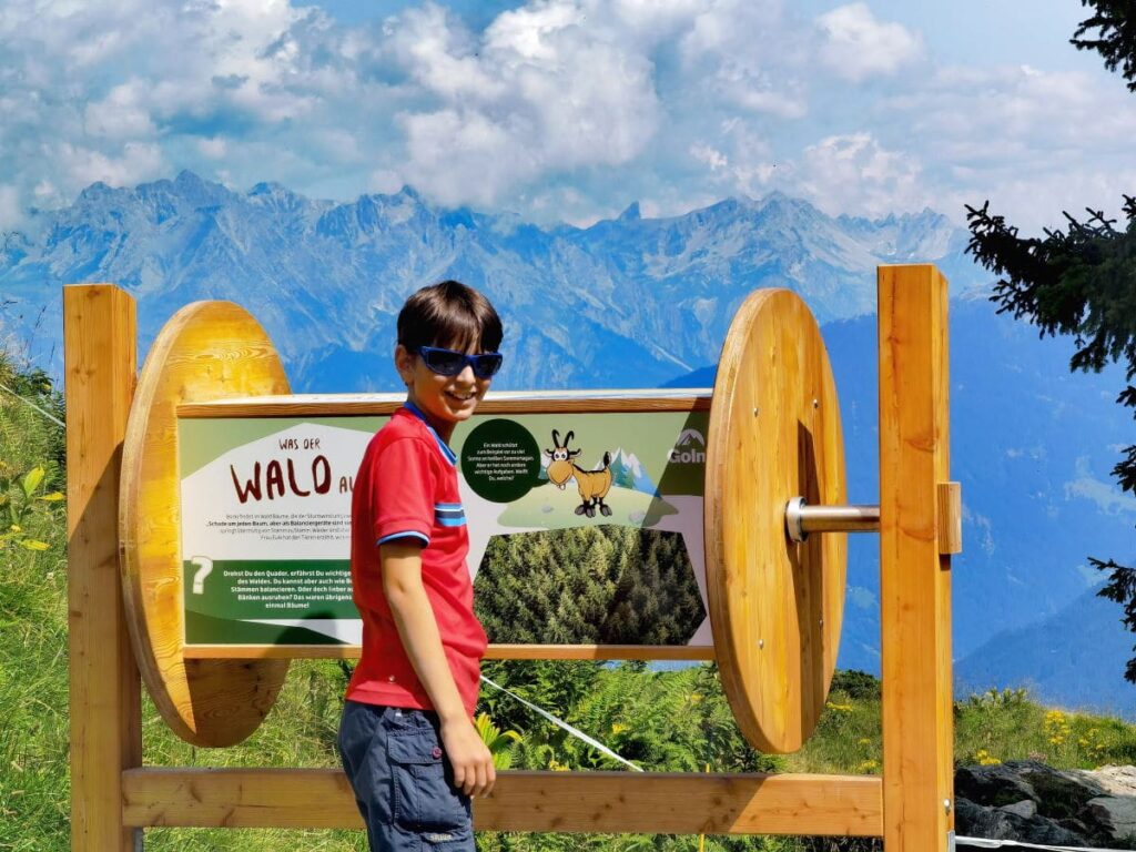 Golm mit Kindern - vor dem Waldrutschenpark auf Golmi´s Forscherpfad wandern