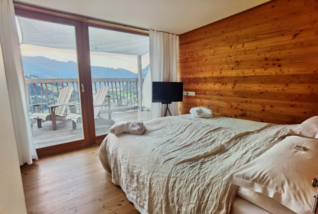 Die gemütlichen Zimmer mit Ausblick im Haus Hirt, Bad Gastein