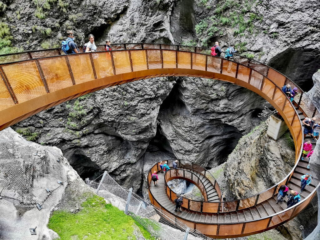 Die 30 Meter hohe Helix Treppe in der Liechtensteinklamm