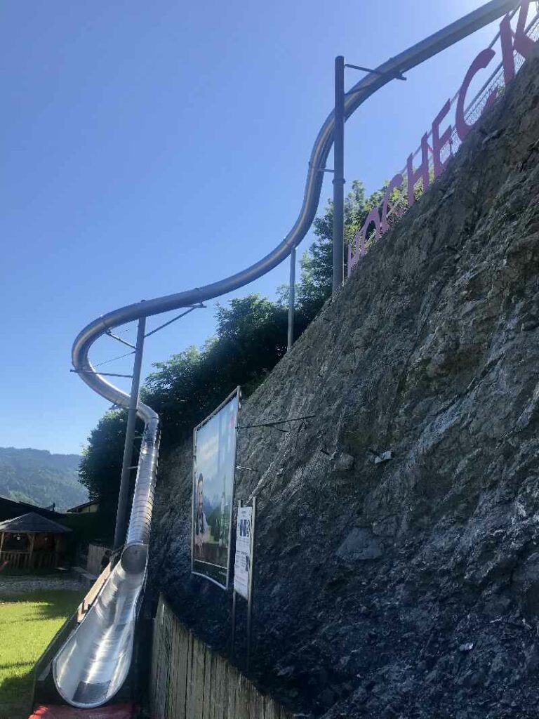 Herbsturlaub mit Kindern am Hocheck Oberaudorf - die Free Fall Rutsche bei der Sommerrodelbahn am Hocheck