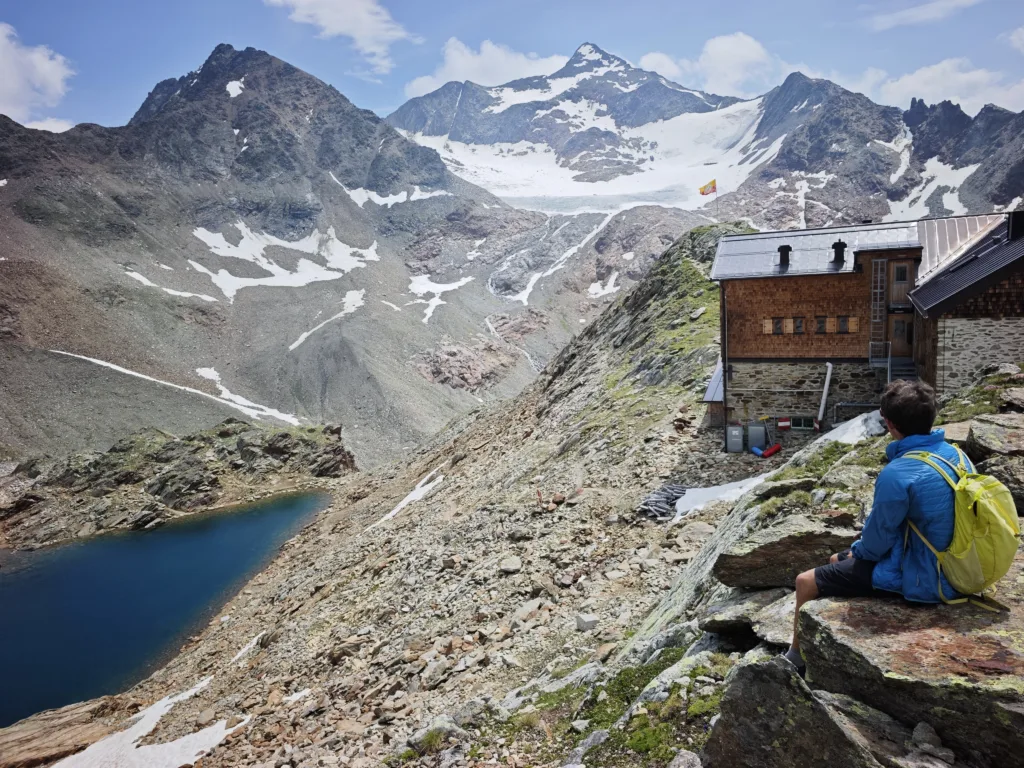 Blick von der Hildesheimer Hütte zum Zuckerhütl