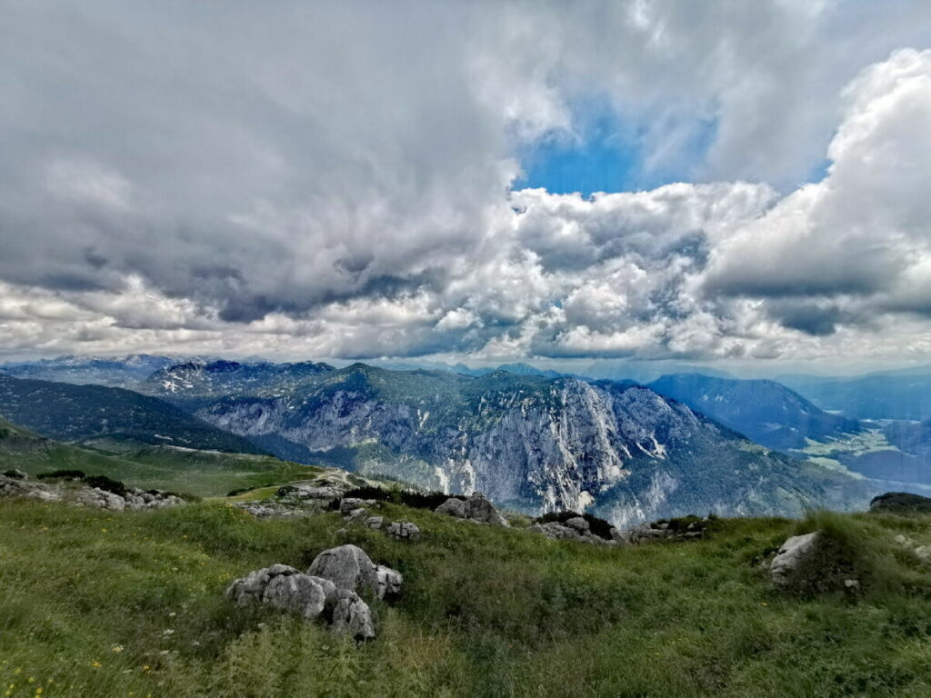 Aussicht vom Hochanger auf die Berge im Salzkammergut