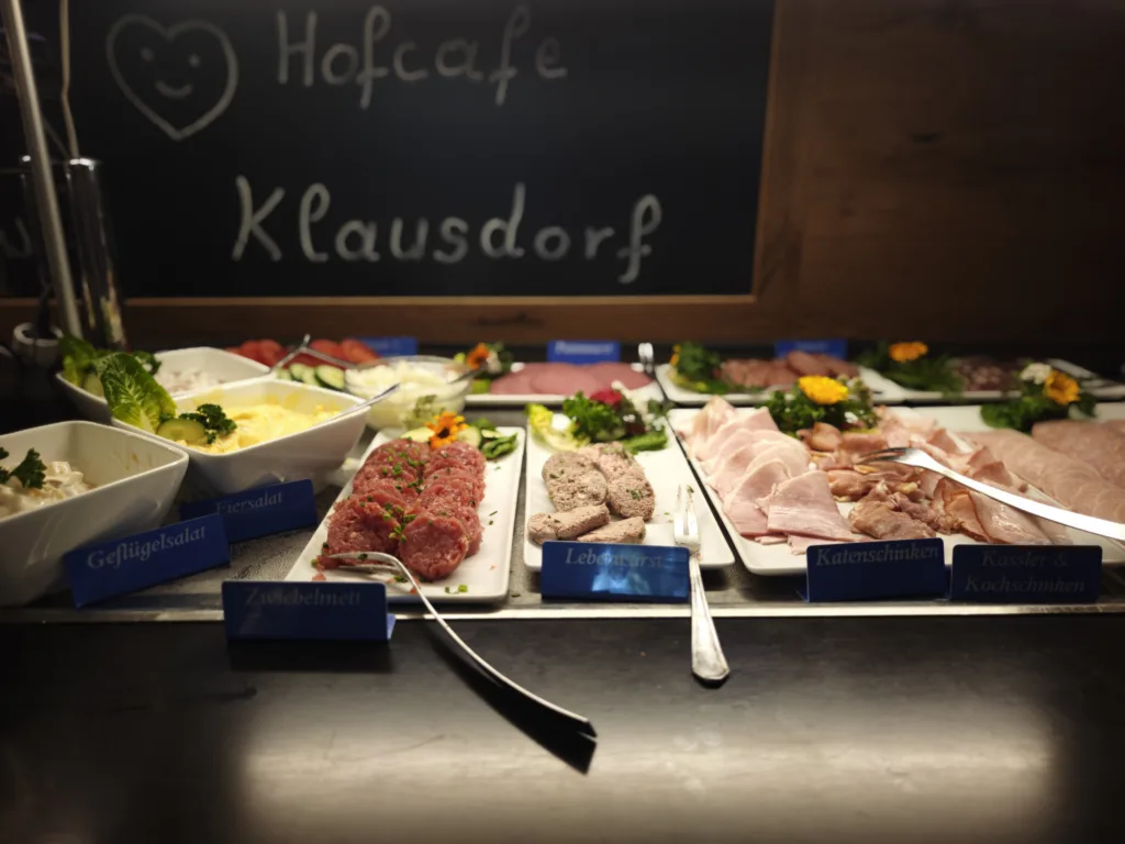 Das Hofcafe Klausdorf bietet ein sehr umfangreiches Frühstücksbuffet