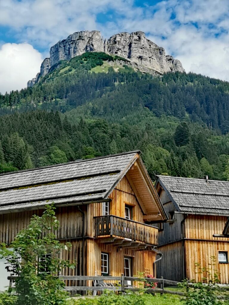 schönes Hüttendorf in Österreich - für uns das Domizil im Familienurlaub Steiermark