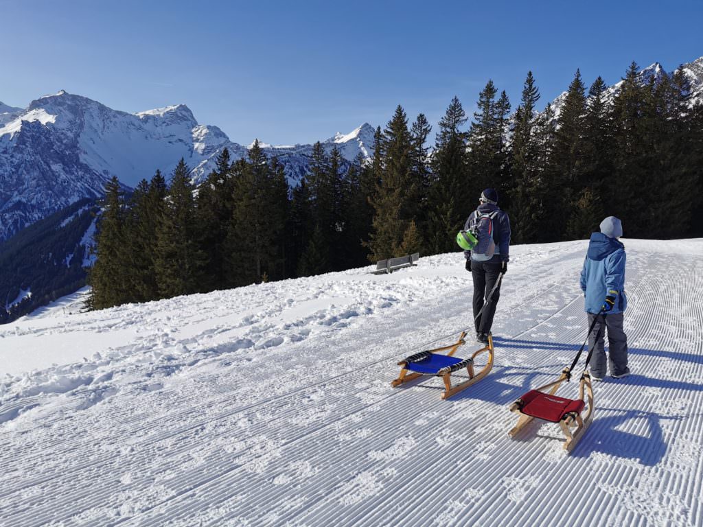 Traumtag ohne Skifahren mit Kindern - auf der einmaligen Rodelsafari kannst du 8 Kilometer rodeln!