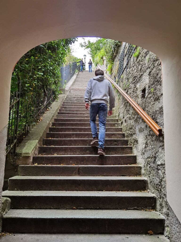 Über die Imbergstiege auf den Kapuinzerberg Salzburg mit Kindern wandern