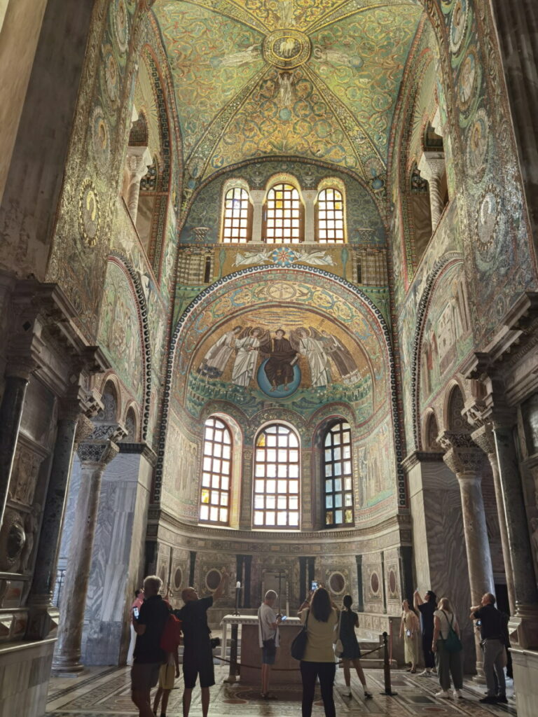 Basilica di San Vitale - eine der meistbesuchten Ravenna Sehenswürdigkeiten