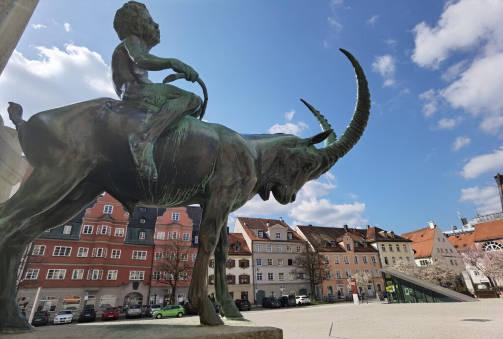 Der außergewöhnliche St. Mang Brunnen ist auch eines der Ziele auf der Stadtrallye