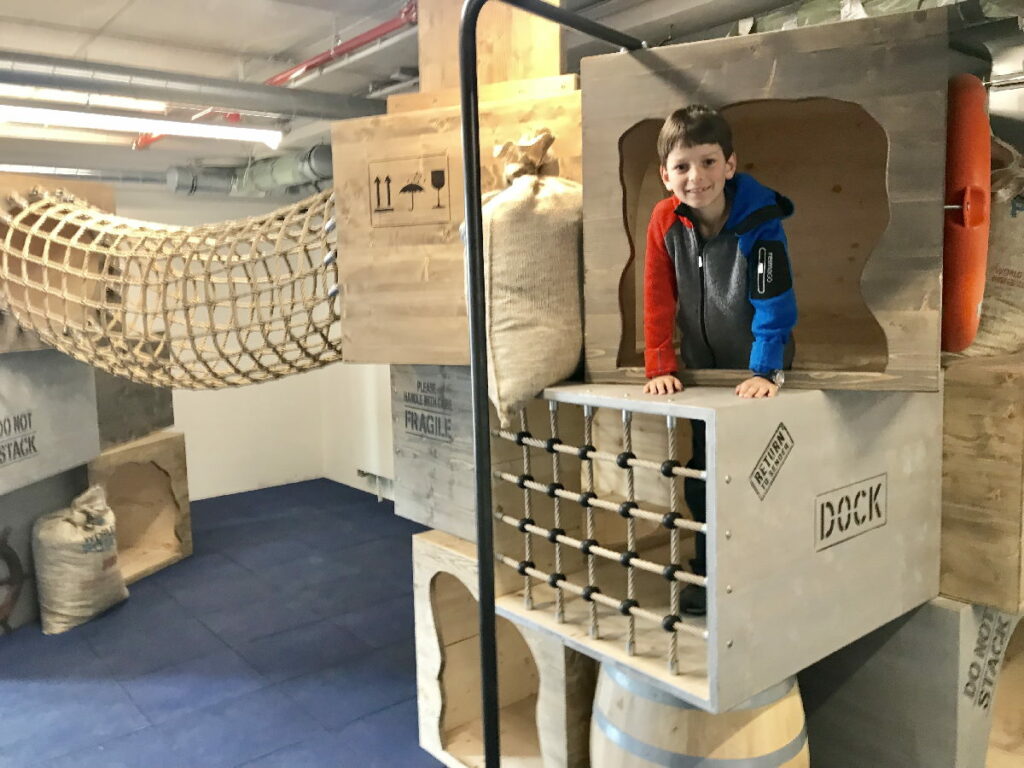 Im Jufa Hotel Hamburg gibt´s für die Gäste diesen Indoor Spielplatz