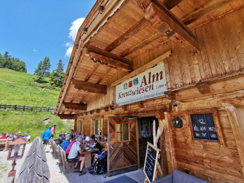 Die Kreuzwiesenalm - Ziel unserer Kinderwagen Wanderung im Zillertal