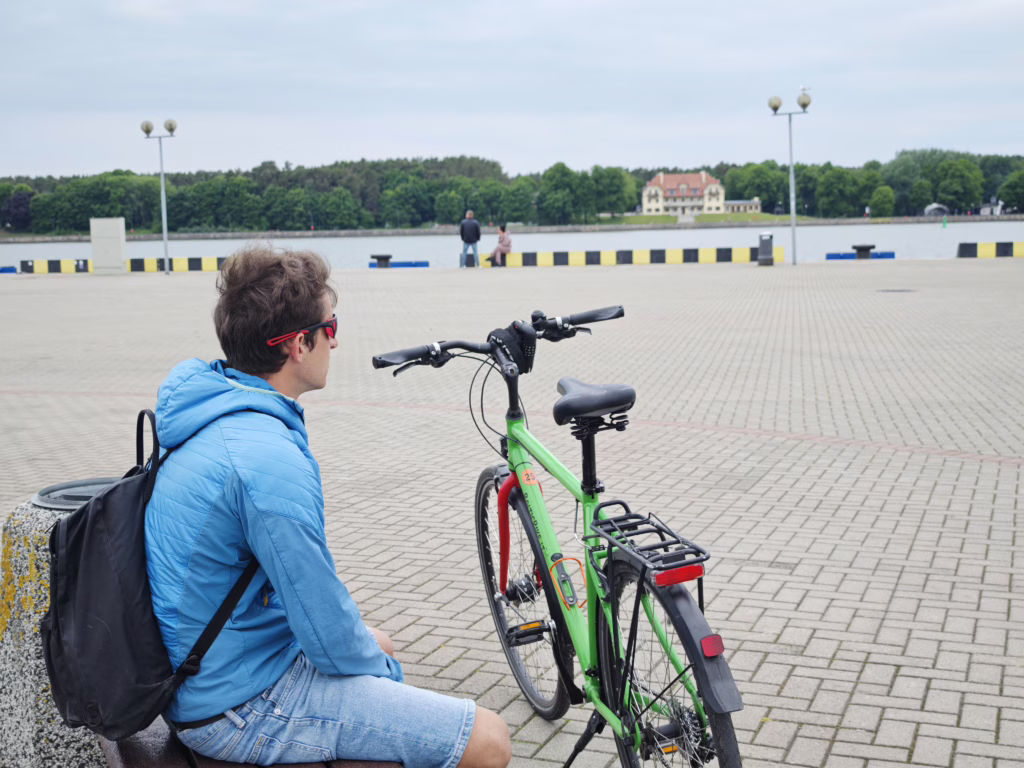 Du kannst Klaipeda auch gut mit dem Fahrrad erkunden - wir waren am Strand und hier im Hafen