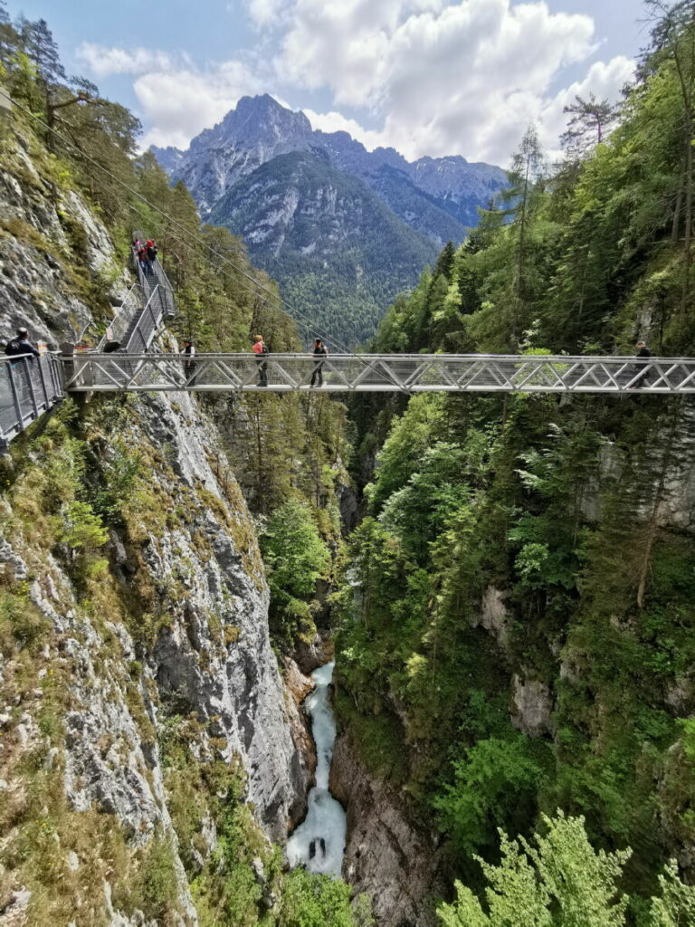 Besondere Klamm in Bayern - in luftiger Höhe zwischen Mittenwald und Leutasch