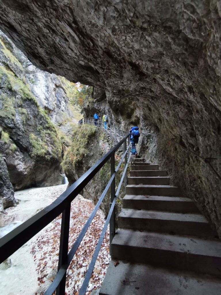 Klamm Bayern Erlebnisse und Tipps: Hier die Wanderung durch die Almbachklamm