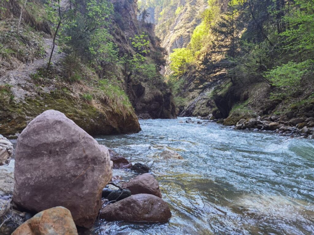 Entspannt durch die Kundler Klamm wandern mit Kindern