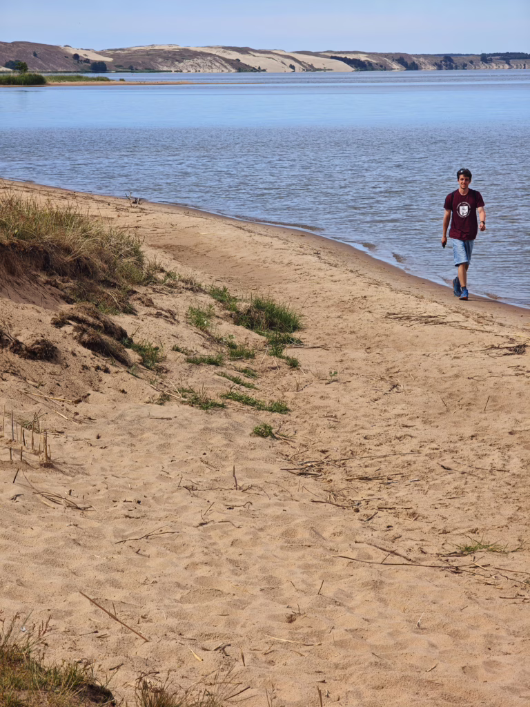 Kurische Nehrung - das ist Sand, mit Sand - und Wasser. Eine sehenswerte Landschaft hier bei Pervalka.