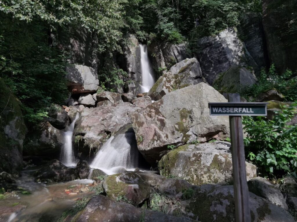 Langenhennersdorfer Wasserfall - eine der geheimen Sehenswürdigkeiten in der Sächsischen Schweiz