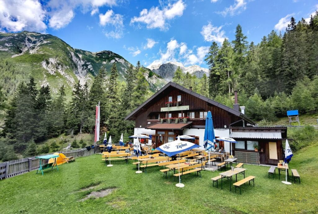 Zum Lehnberghaus in Tirol wandern mit Kindern - plus Hüttenübernachtung