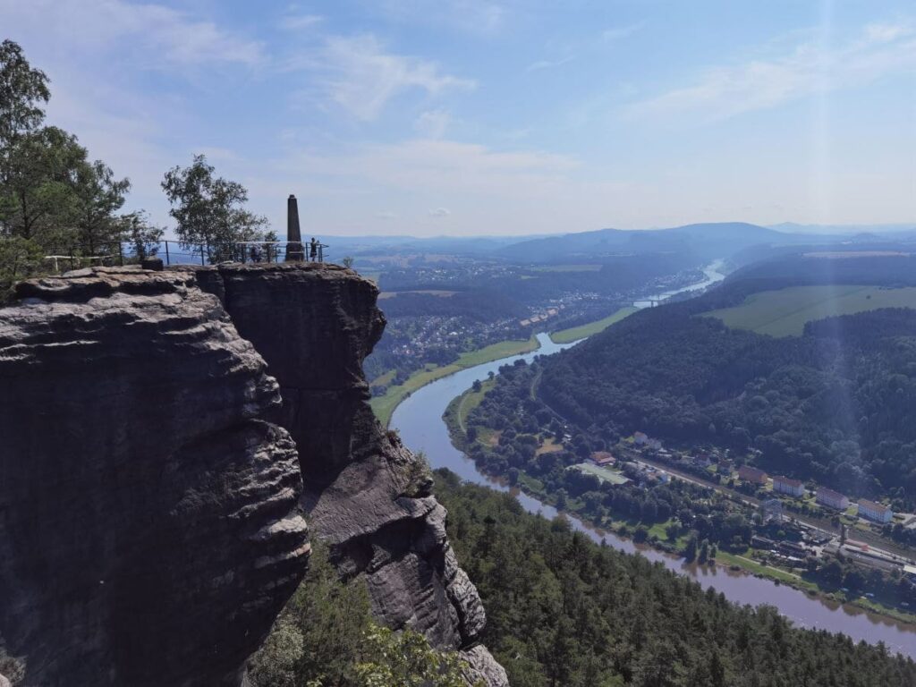 Aussichtskanzel auf dem Lilienstein - mit Blick zur Elbe