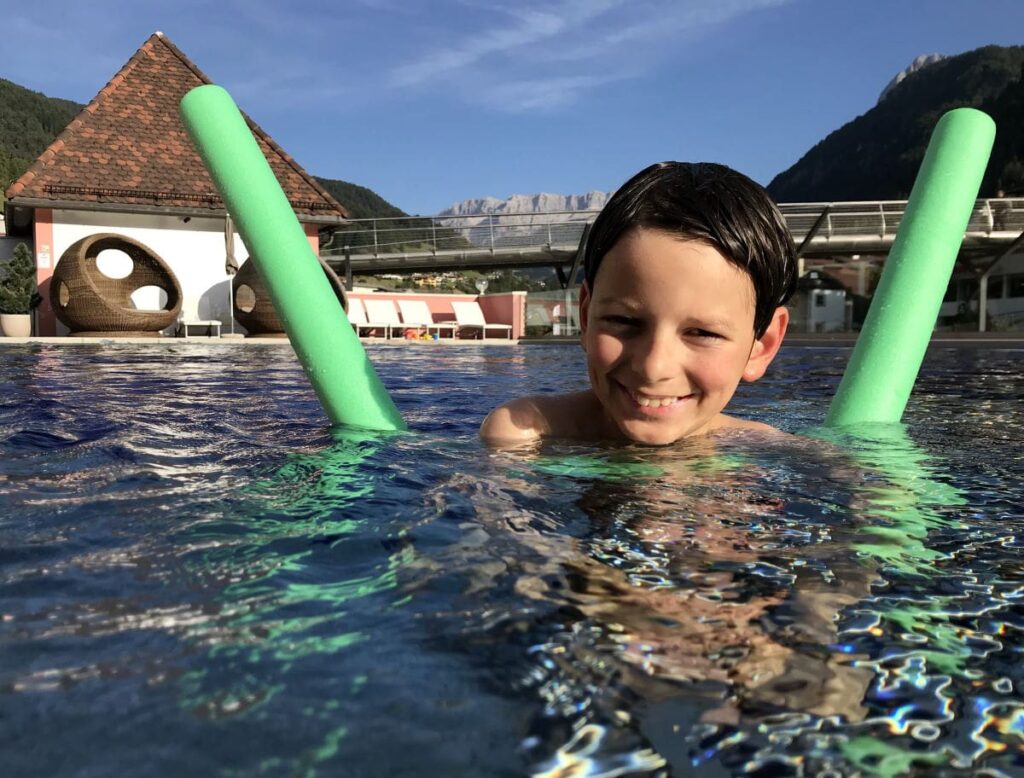 Ein echtes Luxus Familienhotel in Sütirol - mit Blick auf die Berge