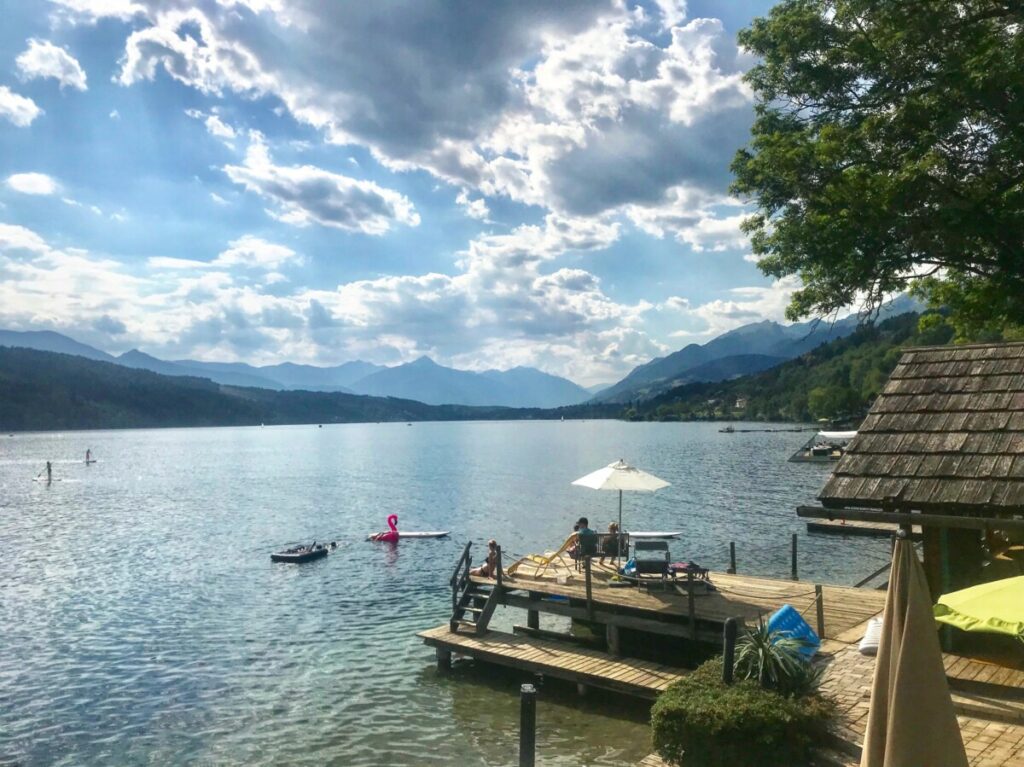 Luxus Familienhotel am See: Kinderhotel Post mit privatem Seegrundstück