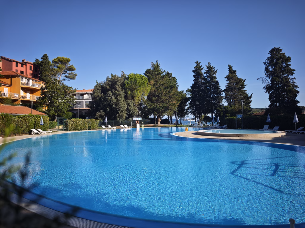 Das Salinera Resort am Meer in Slowenien - mit Außenpools und Innenpool