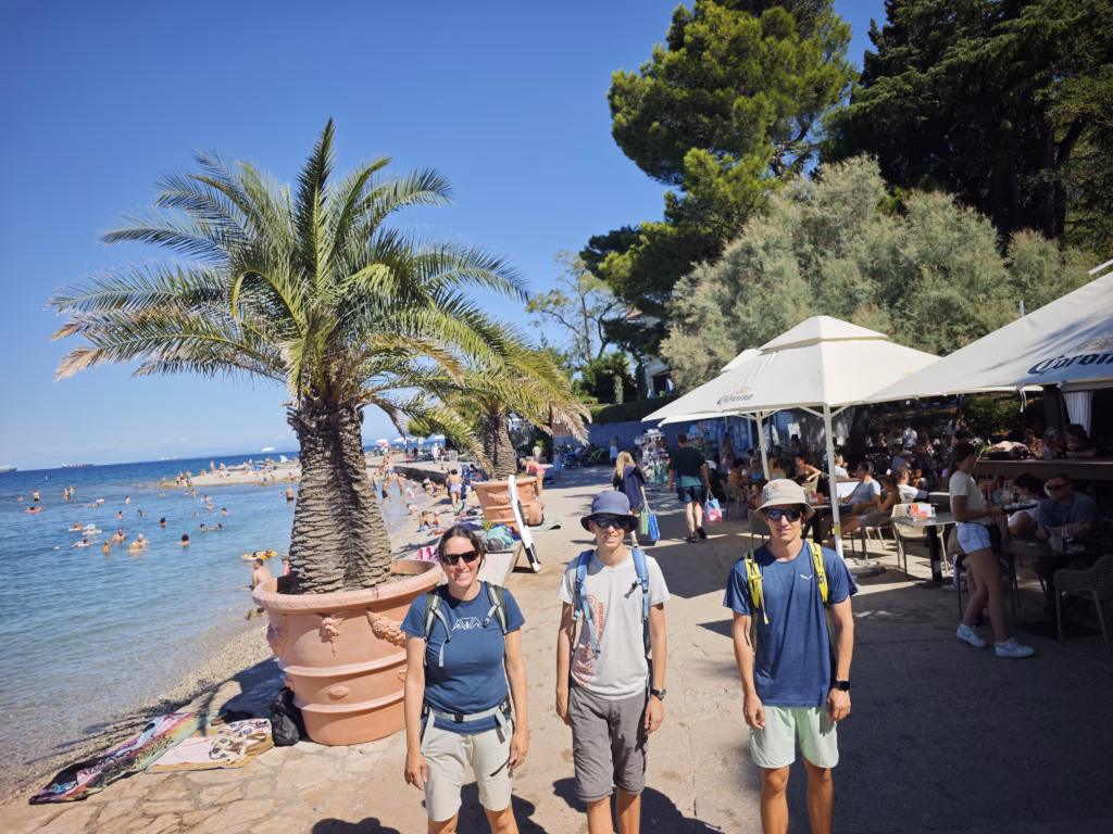 Bummel vom Hafen entlang am Meer in Izola