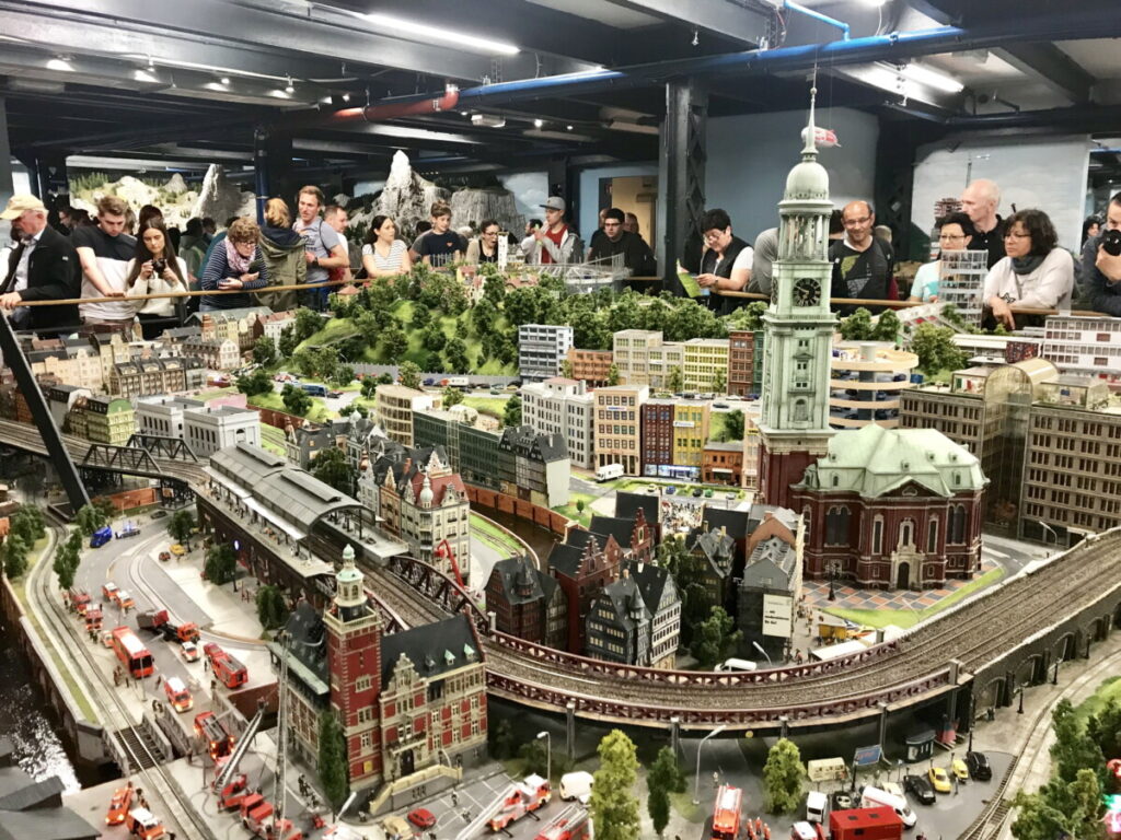 Da wollen alle hin: Hamburg bei Regen im Miniaturwunderland