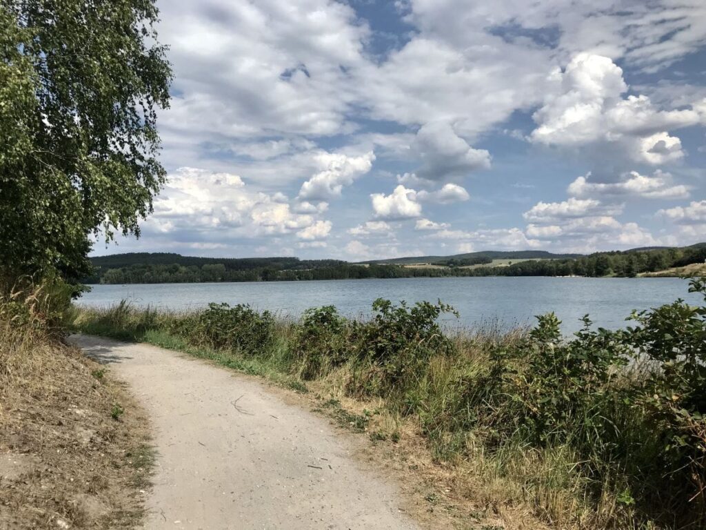 Das ist einer der Ausblicke auf dem Murner See Rundweg