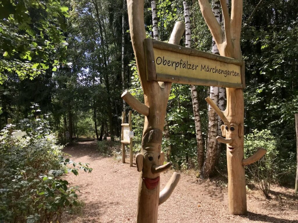 Murner See in Bayern: Der Oberpfälzer Märchengarten am Murnersee