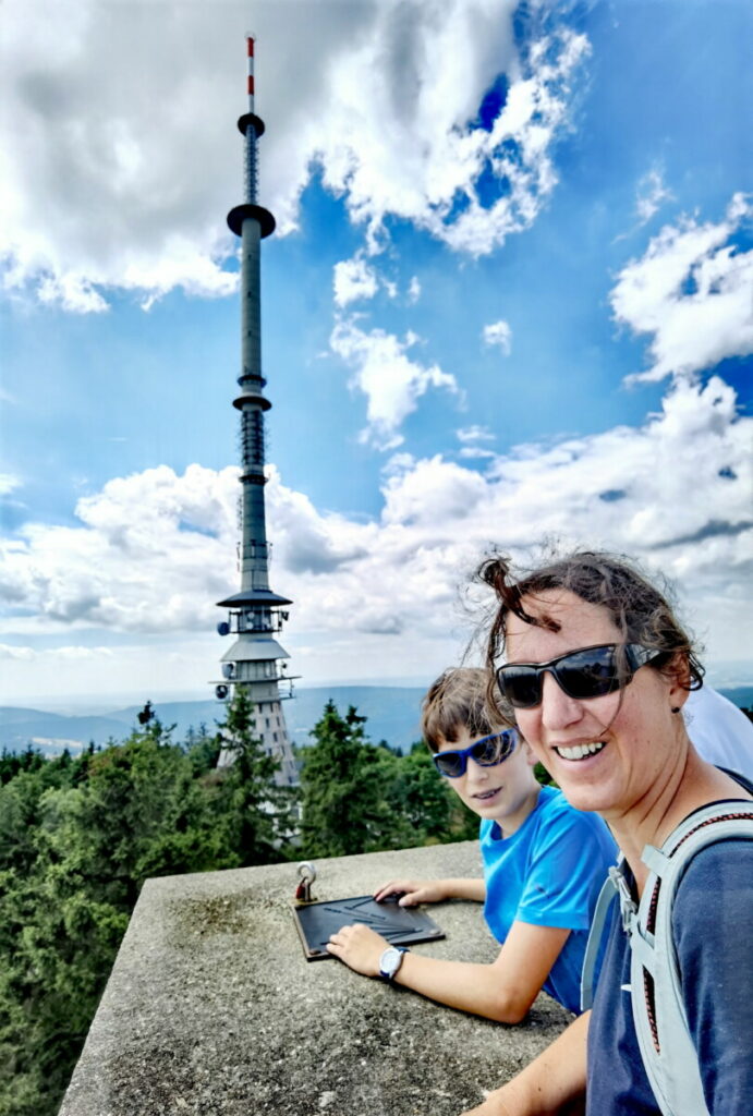 Eines der Top Fichtelgebirge Ausflugsziele mit Kindern - der Ochsenkopf Gipfel