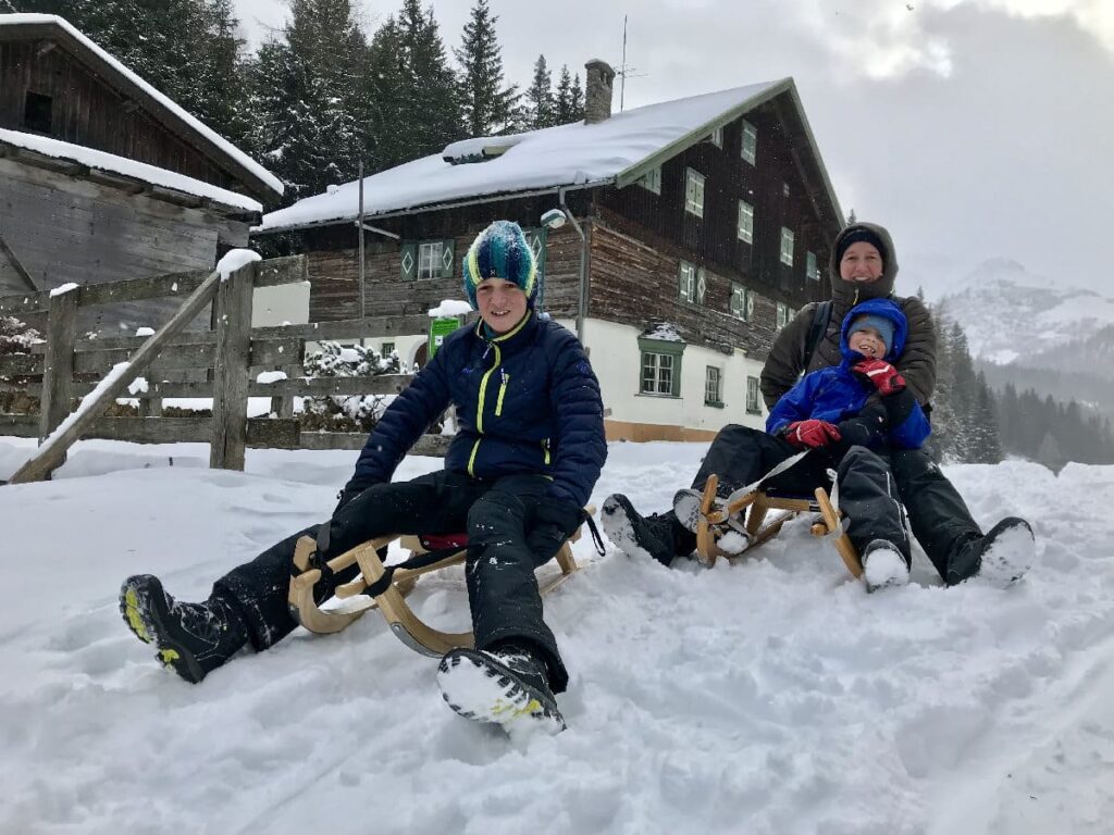 Unser Rodelurlaub - jeden Tag auf eine andere kilometerlange Rodelbahn!