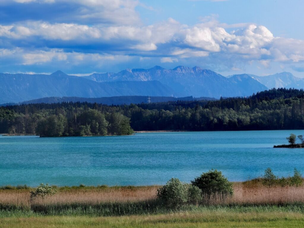 Das Alpenpanorama auf der Osterseen Rundtour