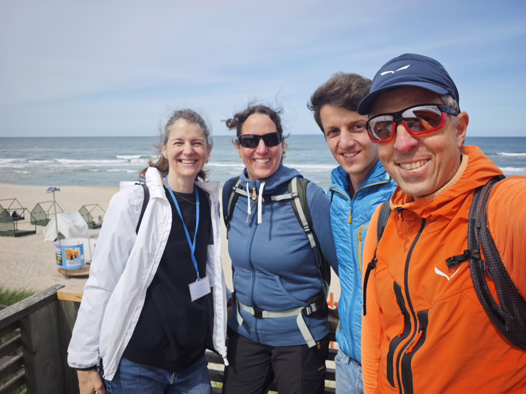 Kurzer Zwischenstopp für ein Foto am Strand 